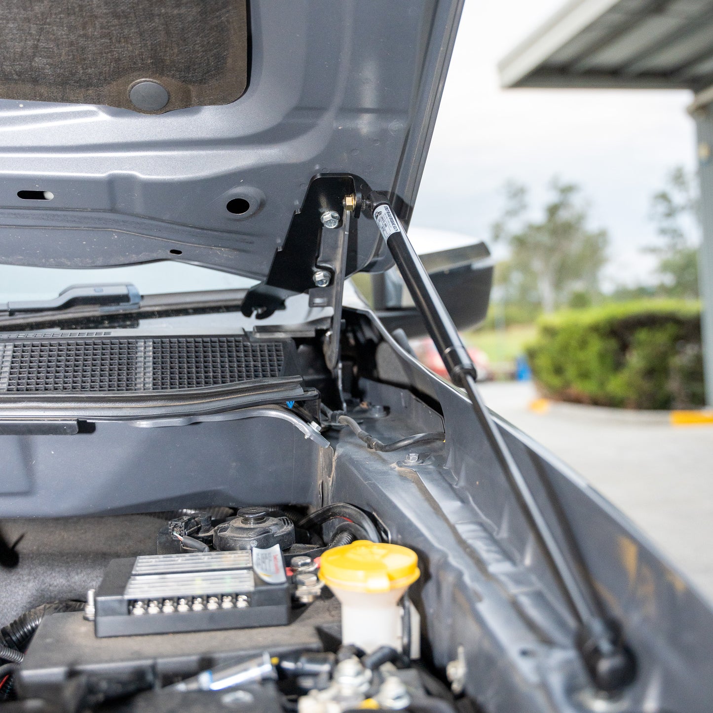 Bonnet Strut Kit | BT-50 2021+