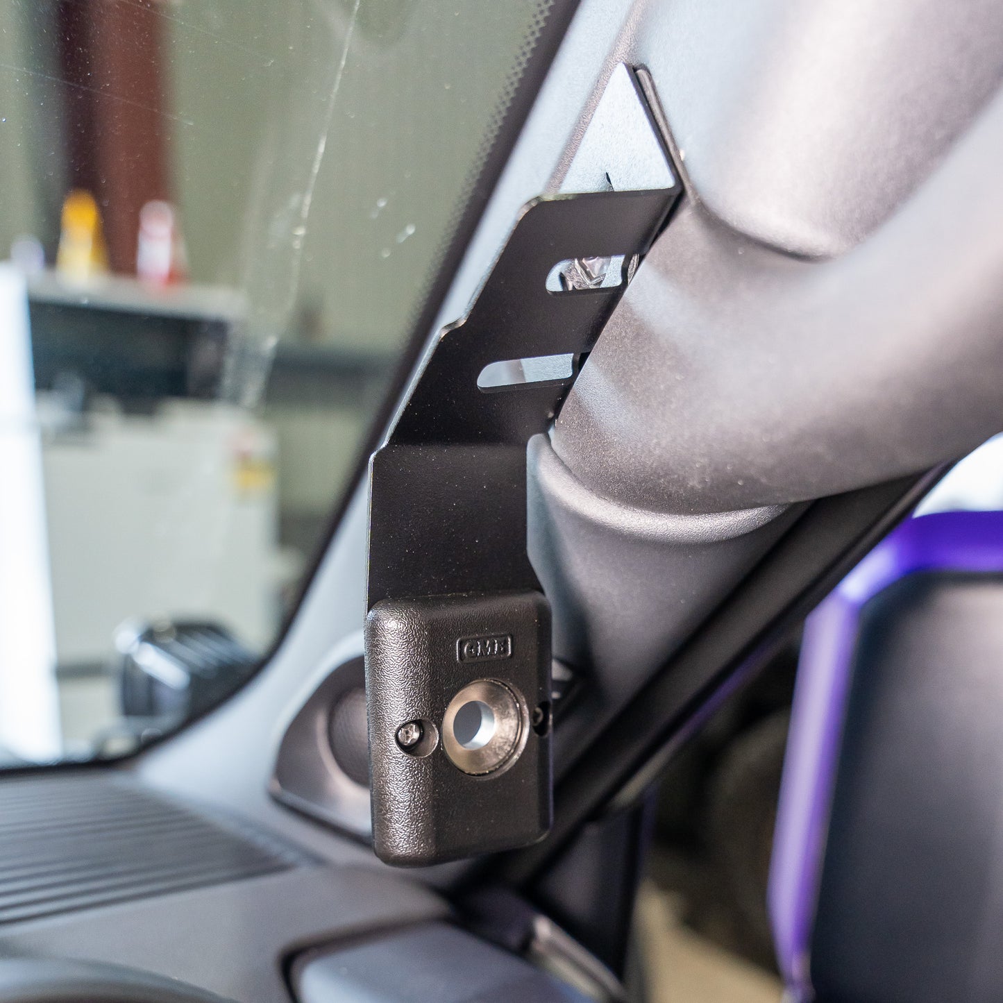 UHF Handpiece Mount | Toyota Prado 250